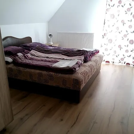 شقة B.e.zs. Apartman *